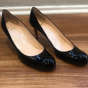 Christian Louboutin Black patent pumps 42/12